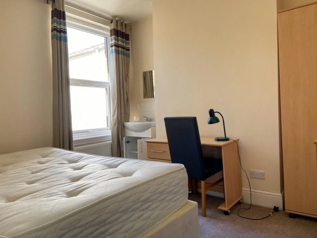 7 bedroom terraced house for rent
