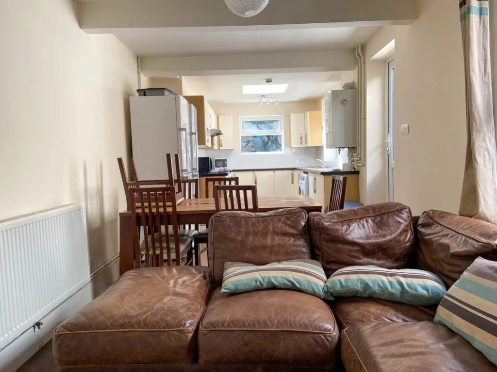 7 bedroom terraced house for rent