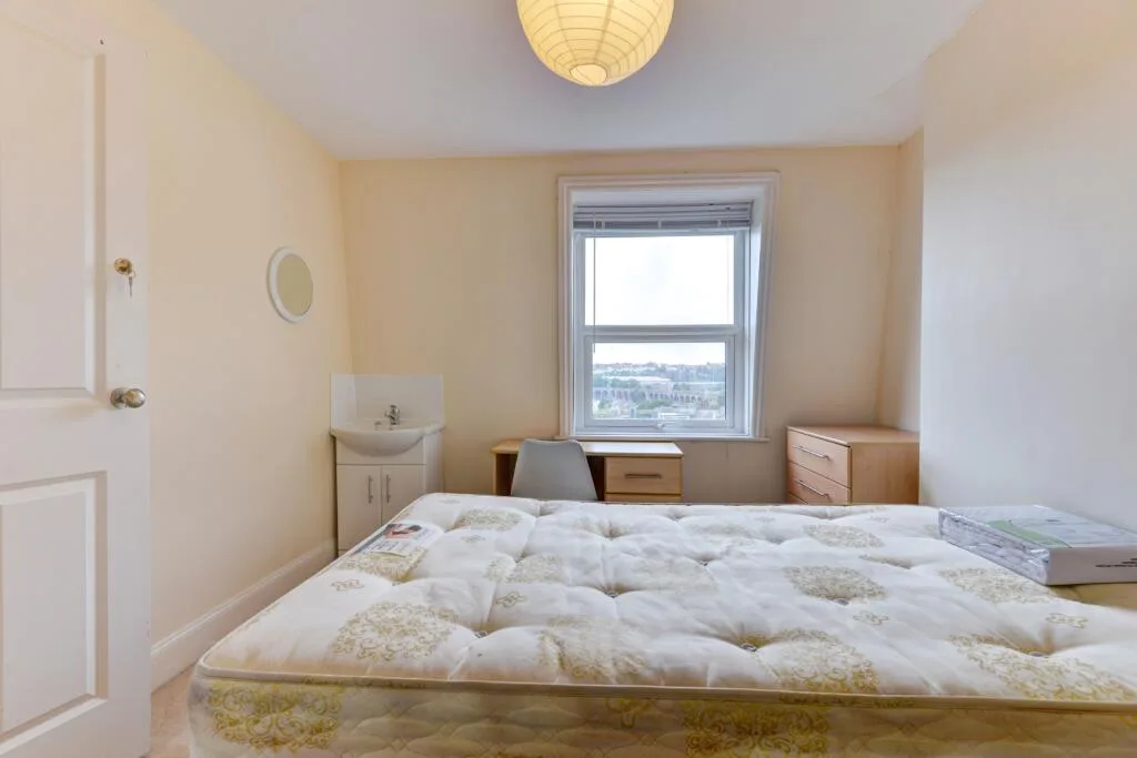 7 bedroom terraced house for rent