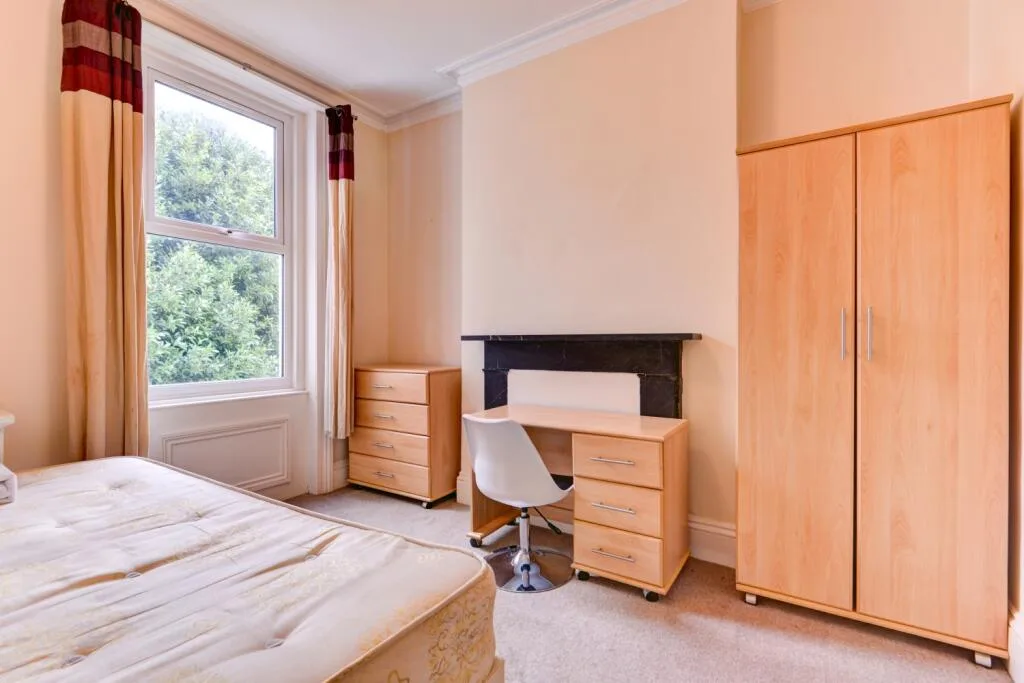 7 bedroom terraced house for rent