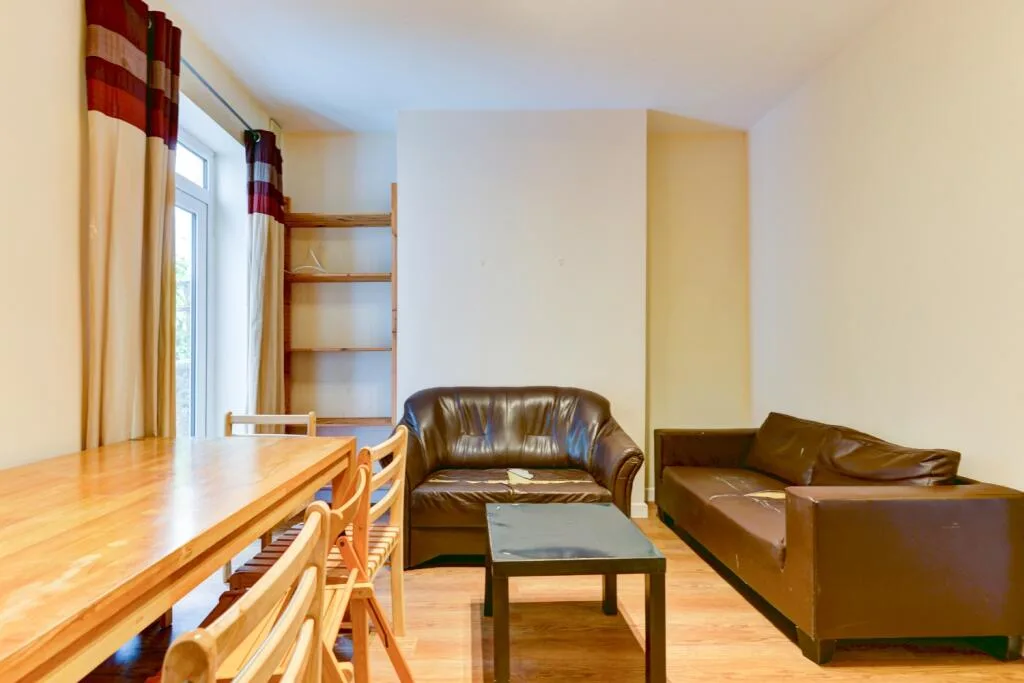 7 bedroom terraced house for rent