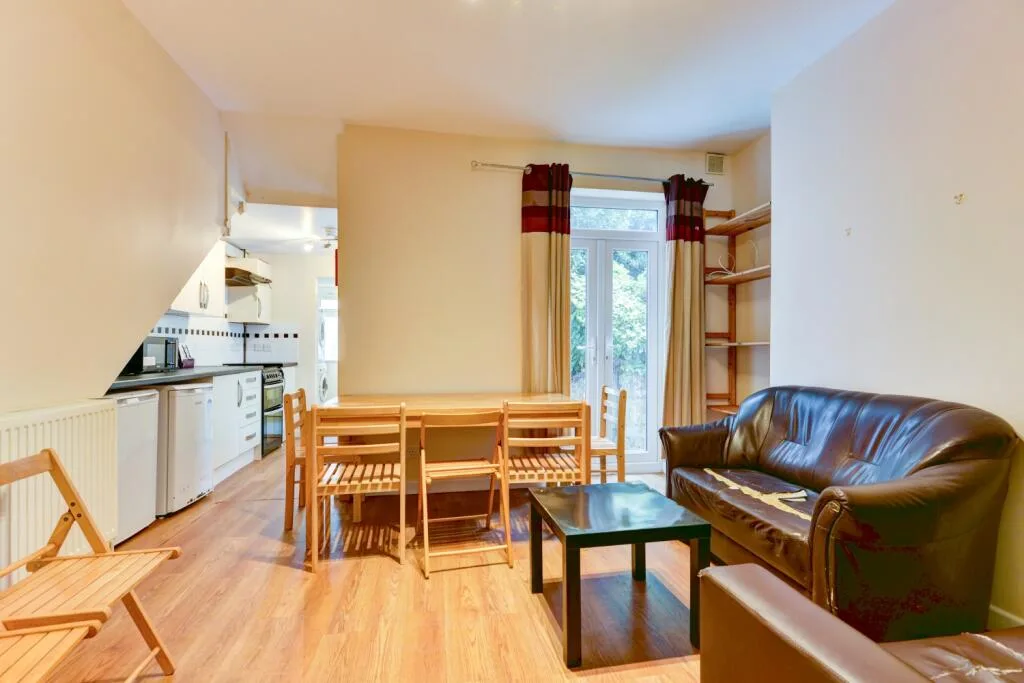 7 bedroom terraced house for rent