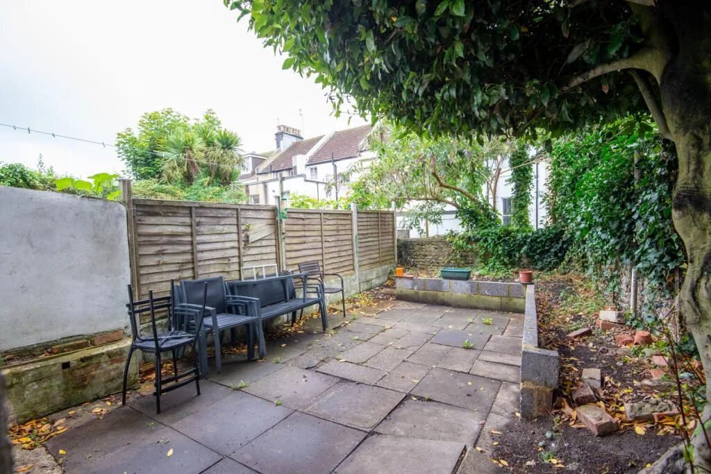 7 bedroom terraced house for rent