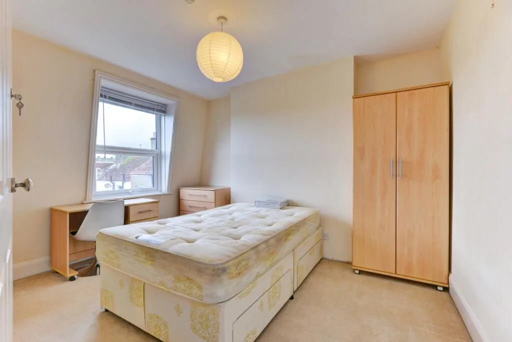 7 bedroom terraced house for rent