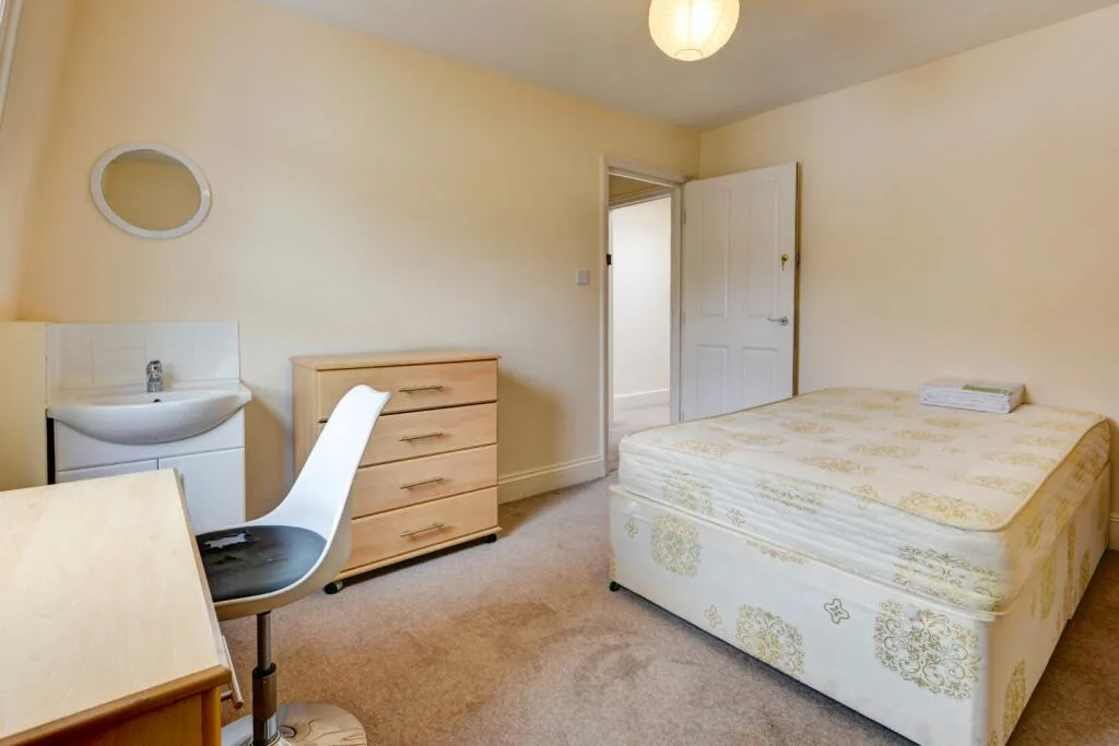 7 bedroom terraced house for rent