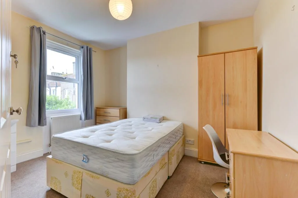 7 bedroom terraced house for rent