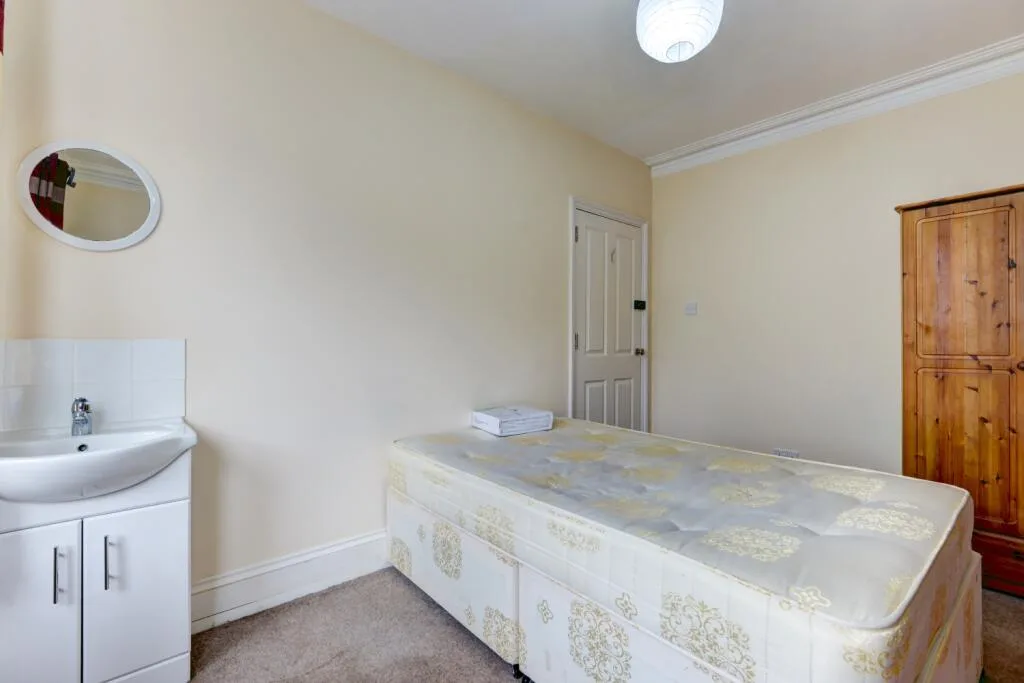 7 bedroom terraced house for rent