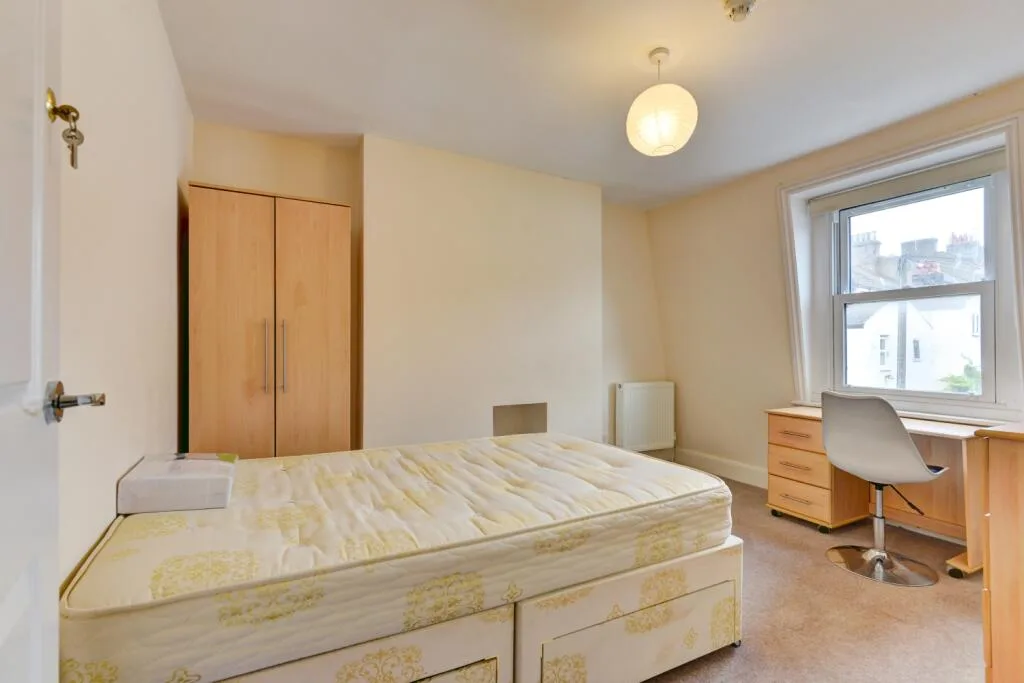 7 bedroom terraced house for rent