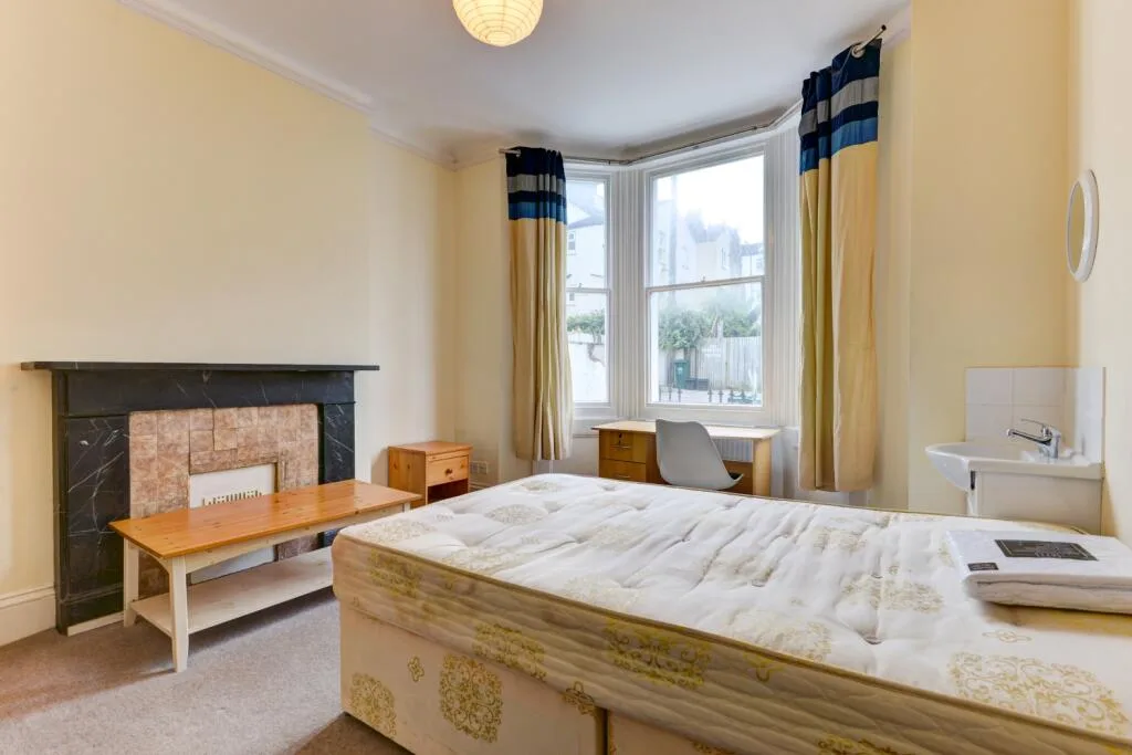 7 bedroom terraced house for rent