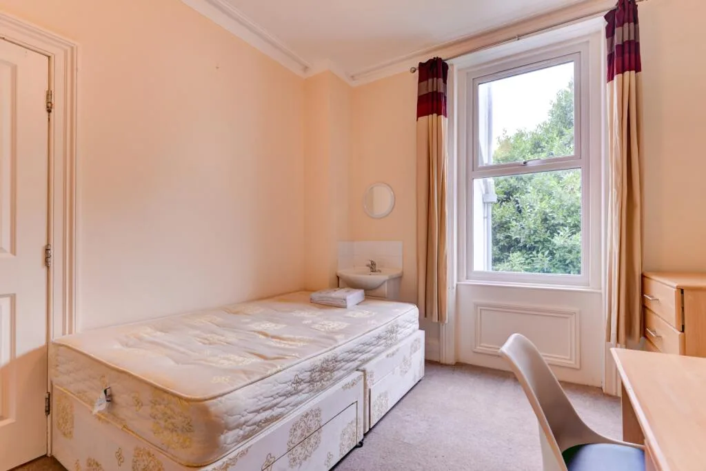 7 bedroom terraced house for rent