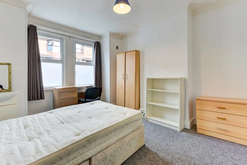 7 bedroom terraced house for rent