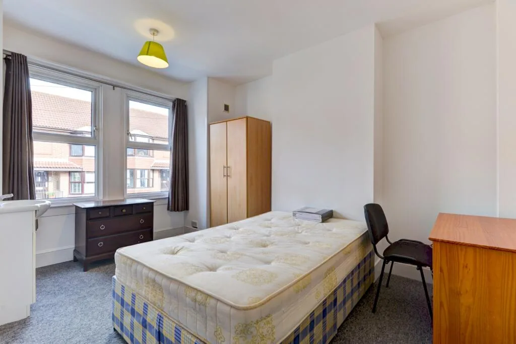 7 bedroom terraced house for rent