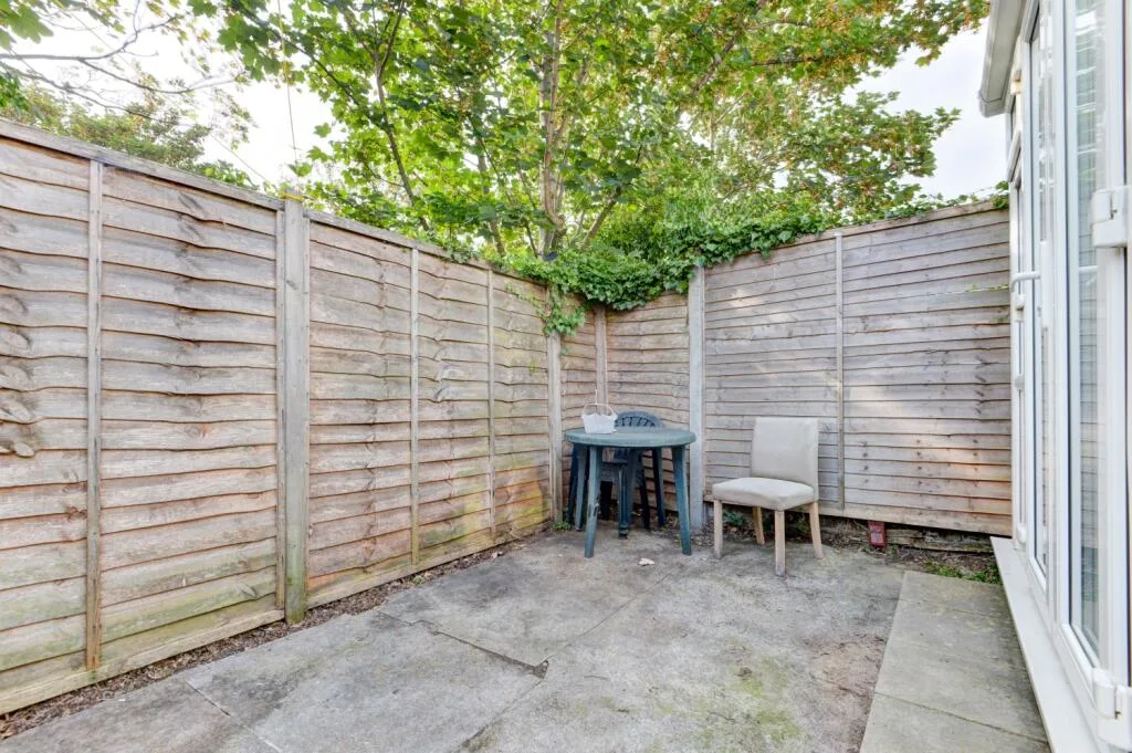 7 bedroom terraced house for rent