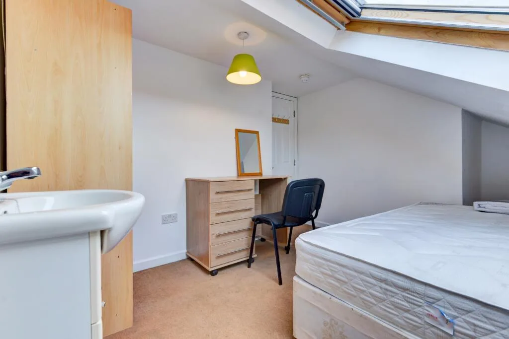 7 bedroom terraced house for rent