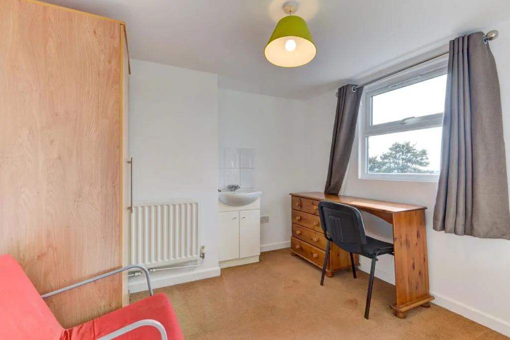 7 bedroom terraced house for rent