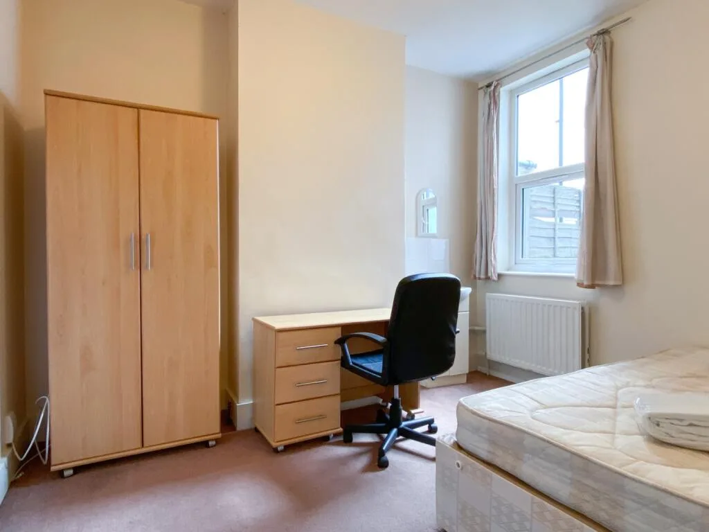 7 bedroom terraced house for rent