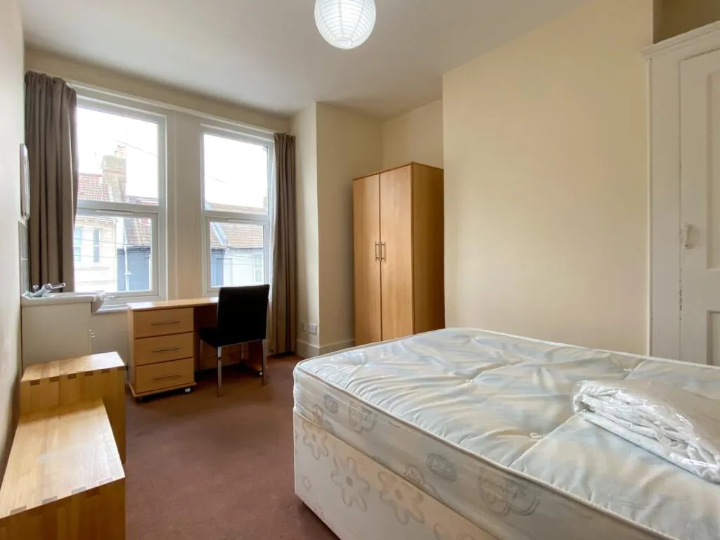 7 bedroom terraced house for rent