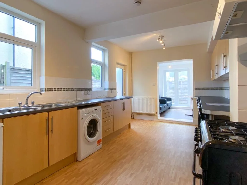 7 bedroom terraced house for rent