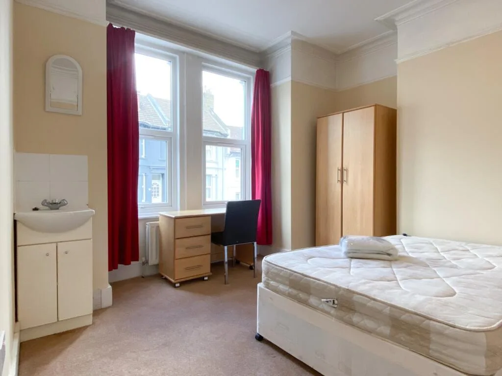 7 bedroom terraced house for rent