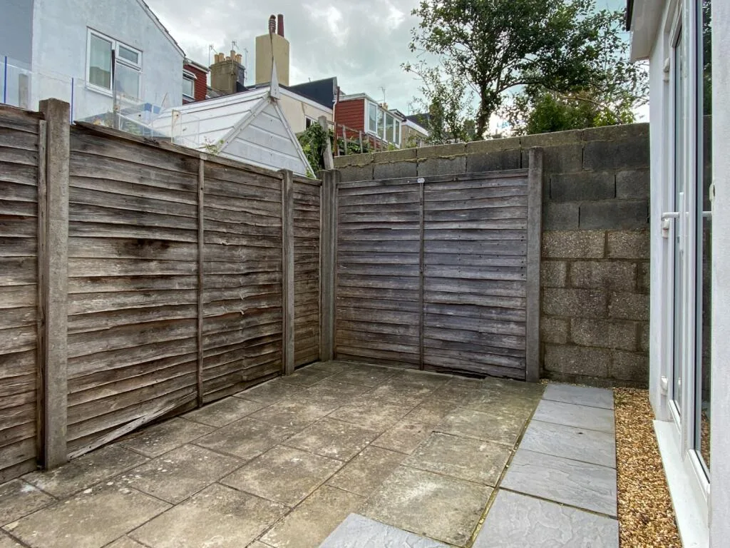 7 bedroom terraced house for rent