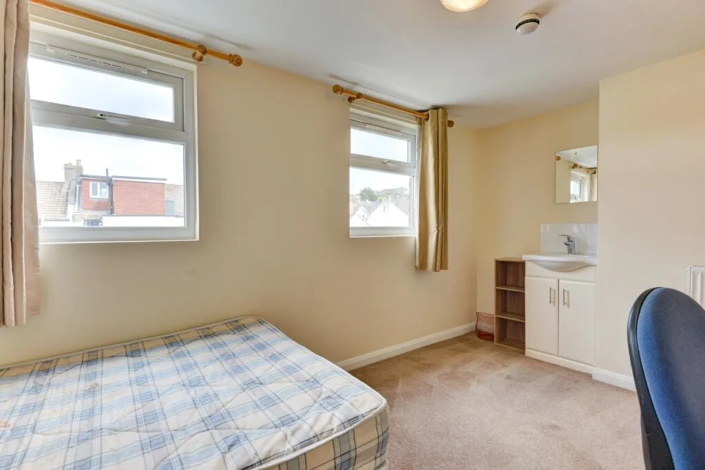 7 bedroom terraced house for rent