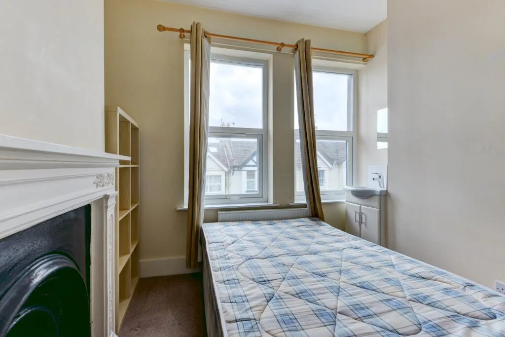 7 bedroom terraced house for rent