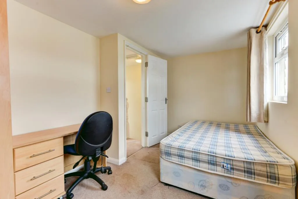 7 bedroom terraced house for rent