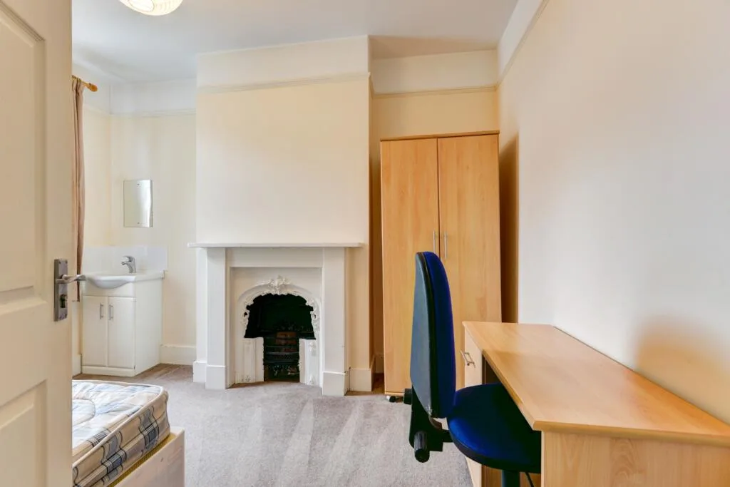 7 bedroom terraced house for rent