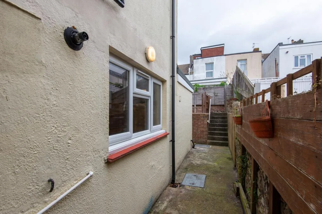 7 bedroom terraced house for rent