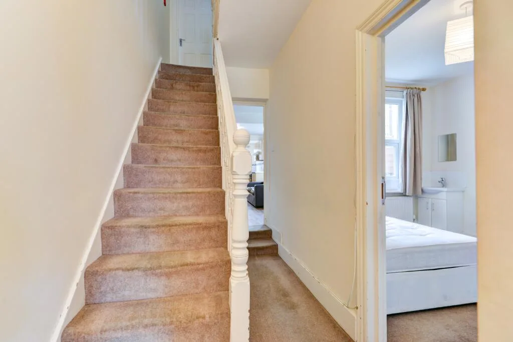 7 bedroom terraced house for rent