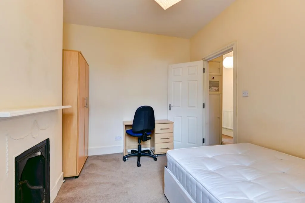 7 bedroom terraced house for rent