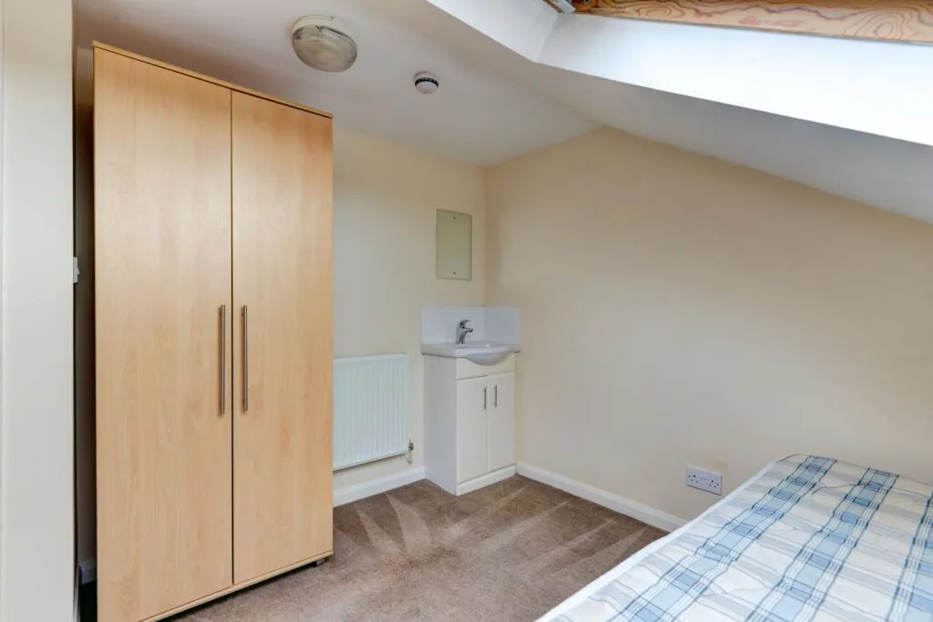 7 bedroom terraced house for rent