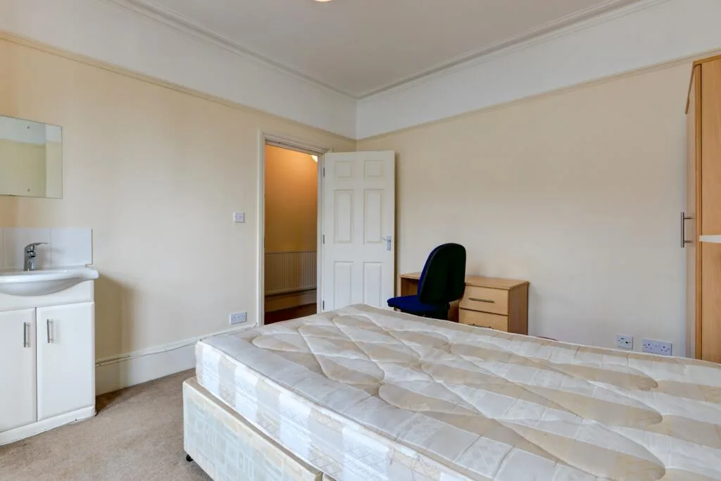 7 bedroom terraced house for rent