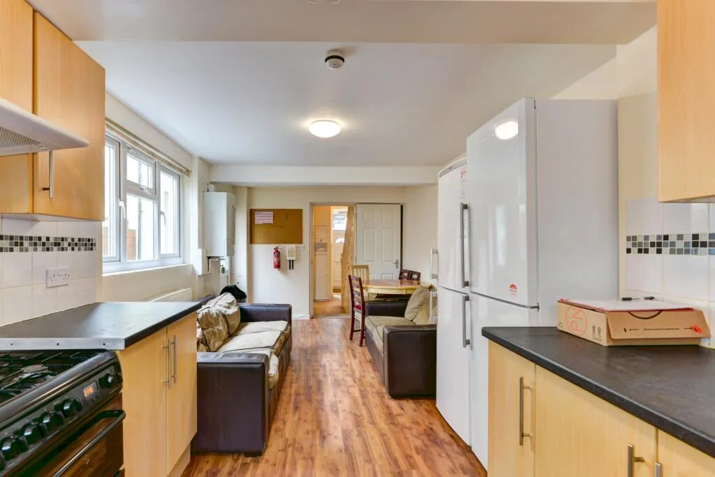 7 bedroom terraced house for rent