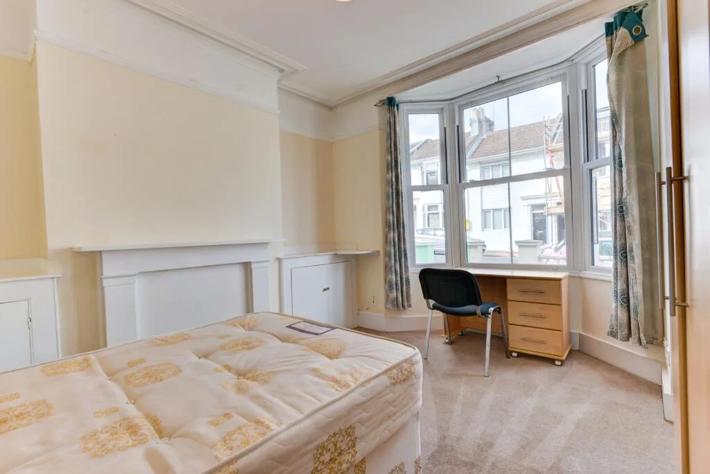 7 bedroom terraced house for rent