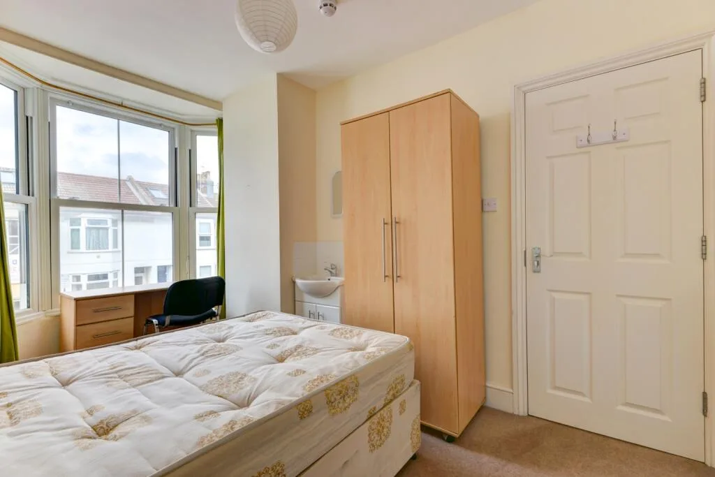 7 bedroom terraced house for rent