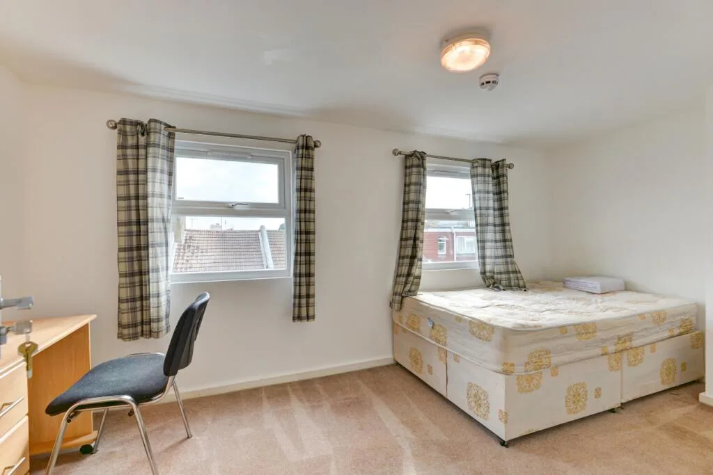 7 bedroom terraced house for rent