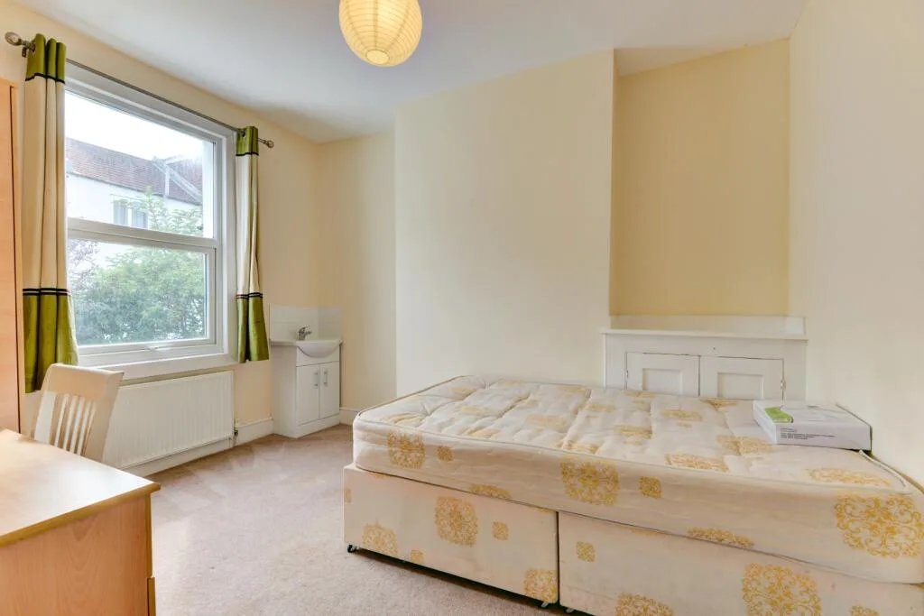 7 bedroom terraced house for rent