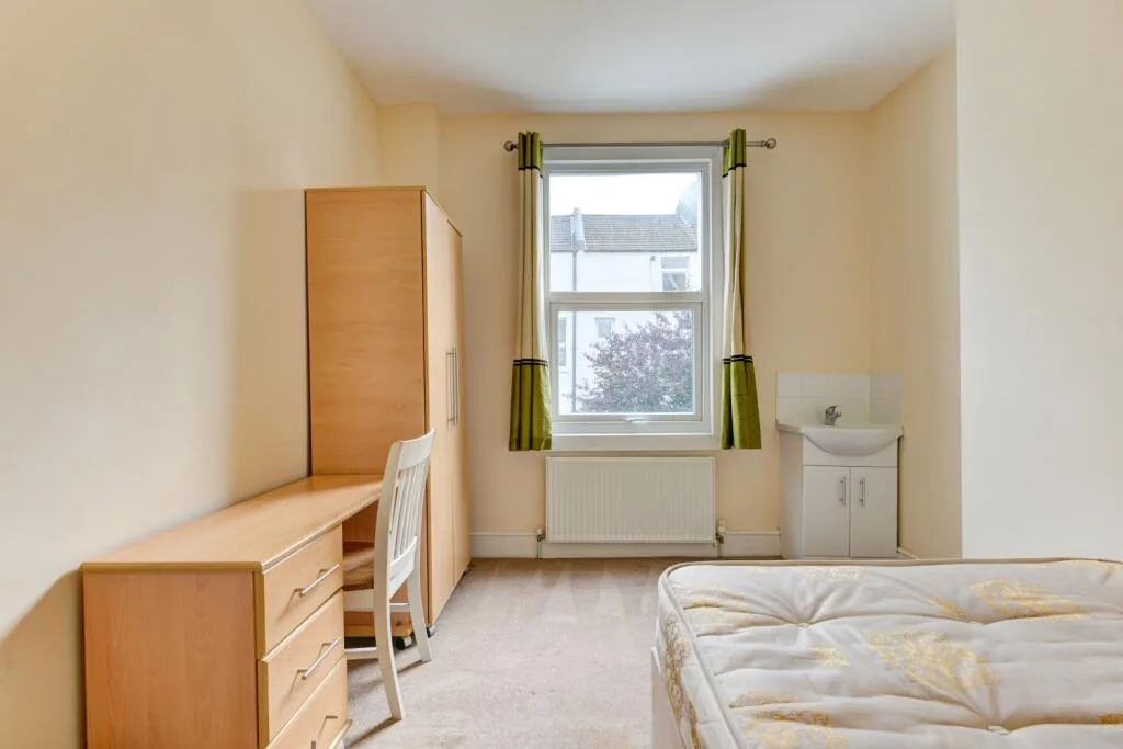 7 bedroom terraced house for rent