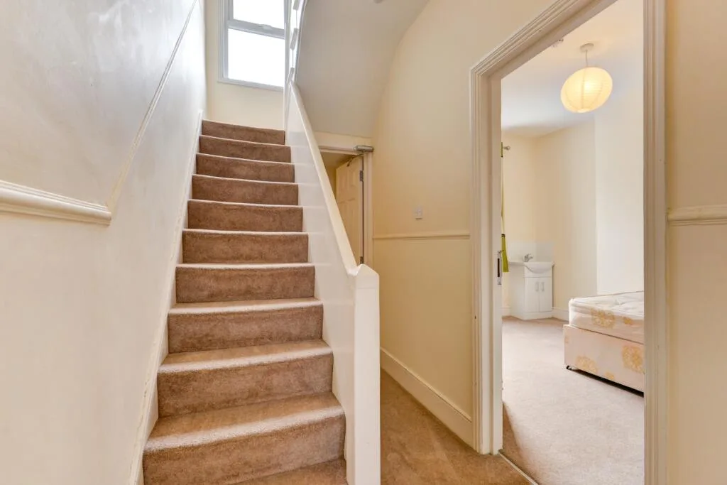 7 bedroom terraced house for rent
