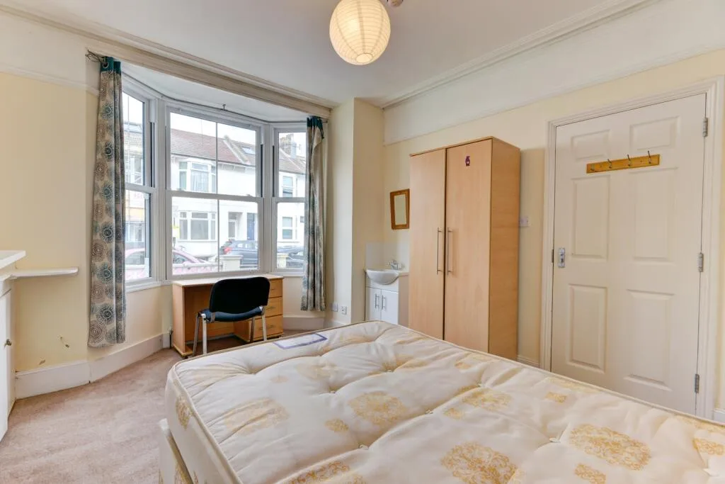 7 bedroom terraced house for rent