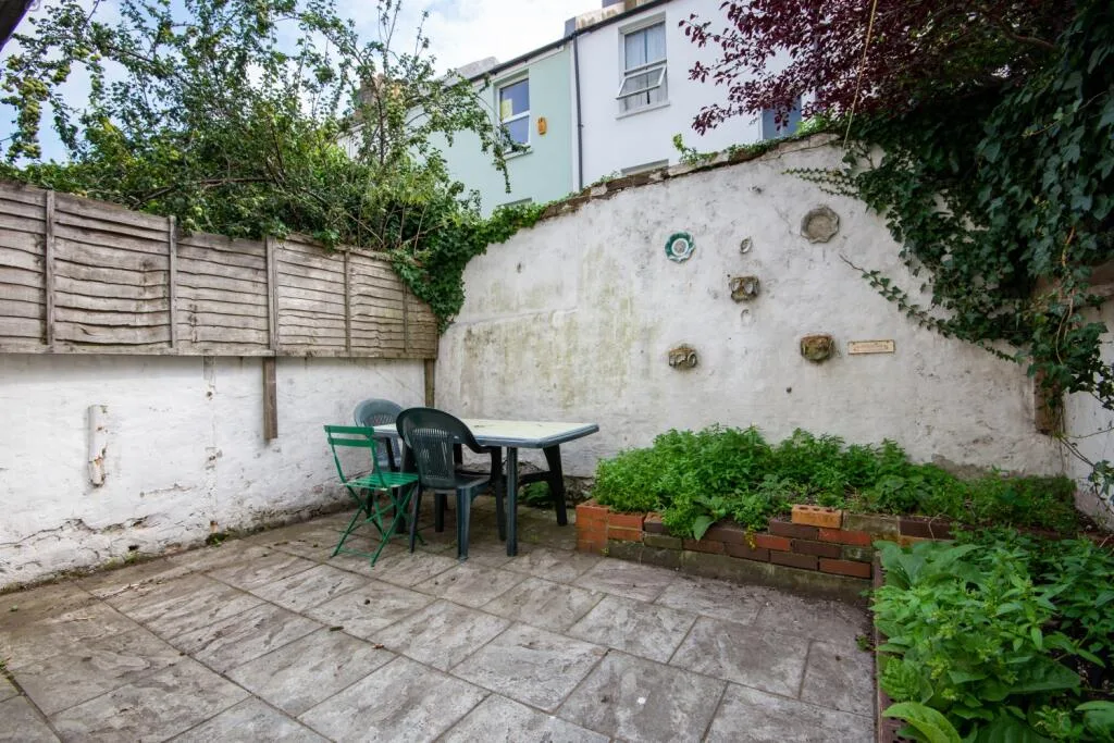 7 bedroom terraced house for rent