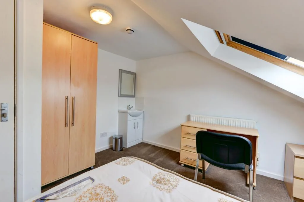7 bedroom terraced house for rent