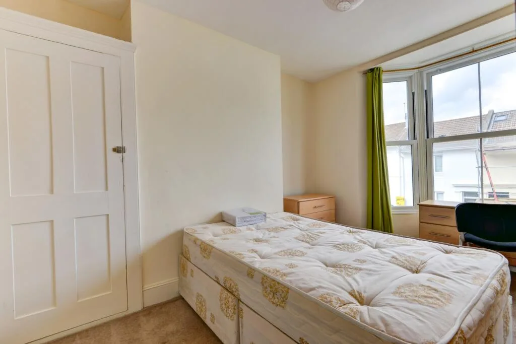 7 bedroom terraced house for rent