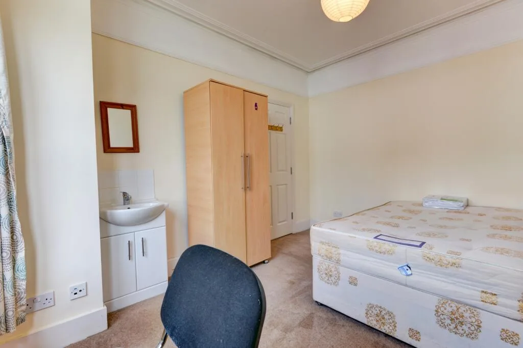 7 bedroom terraced house for rent