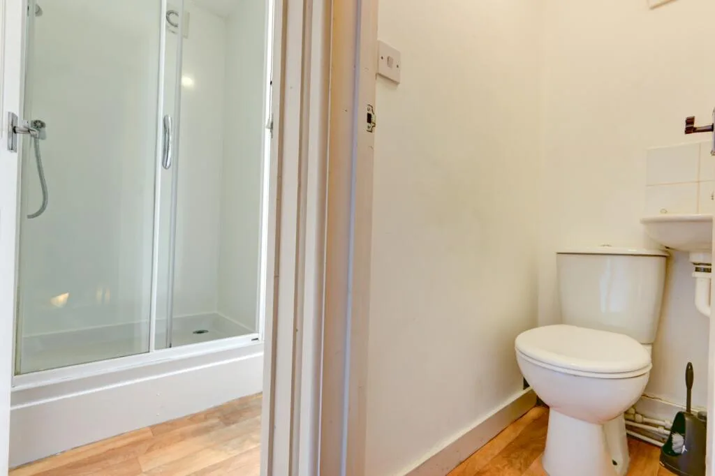7 bedroom terraced house for rent
