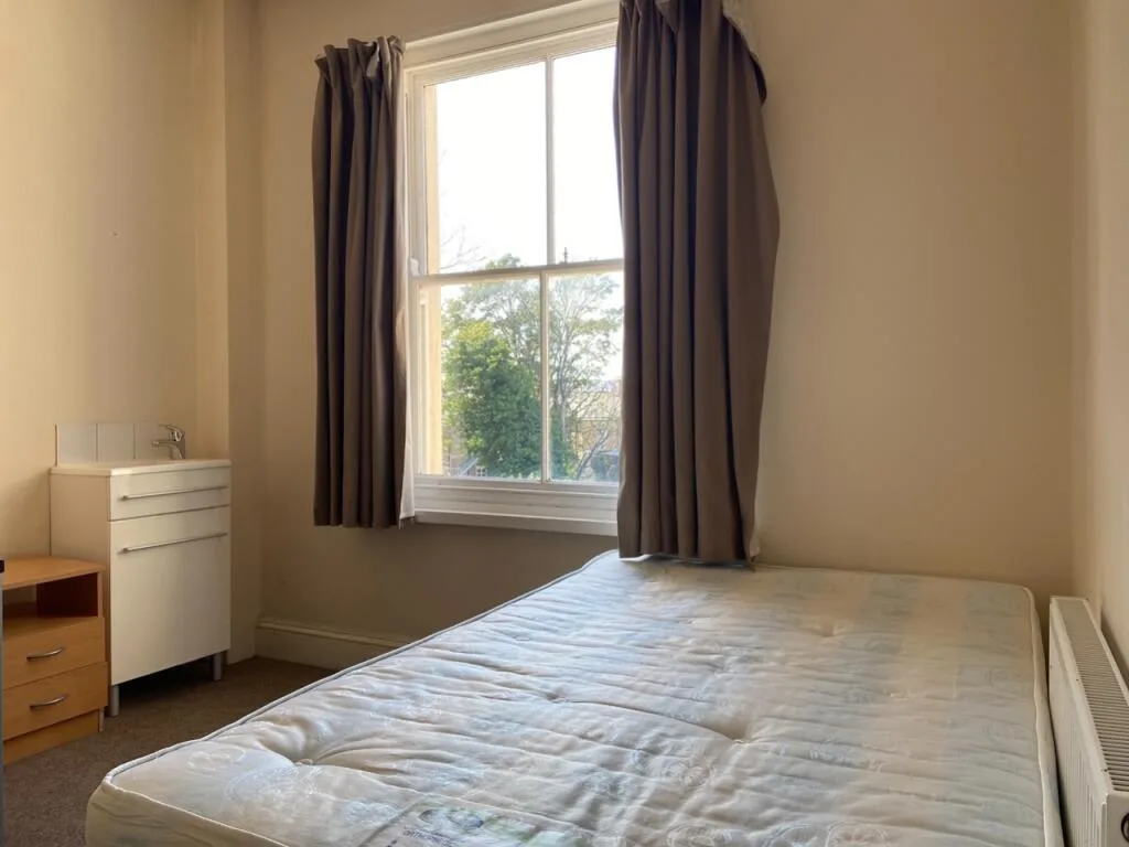 8 bedroom terraced house for rent