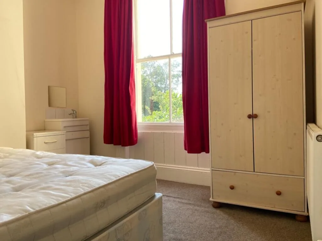 8 bedroom terraced house for rent