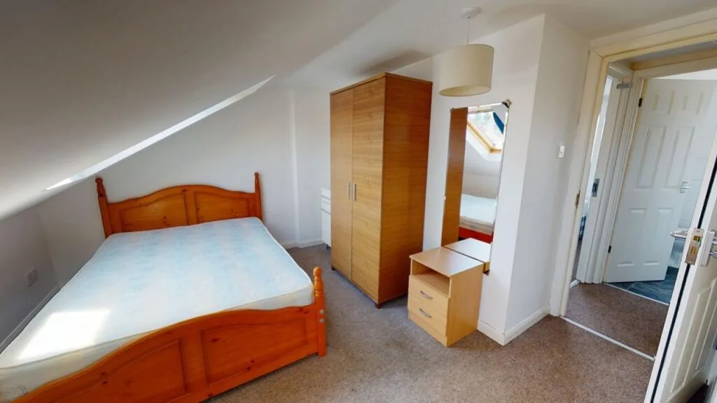 8 bedroom terraced house for rent