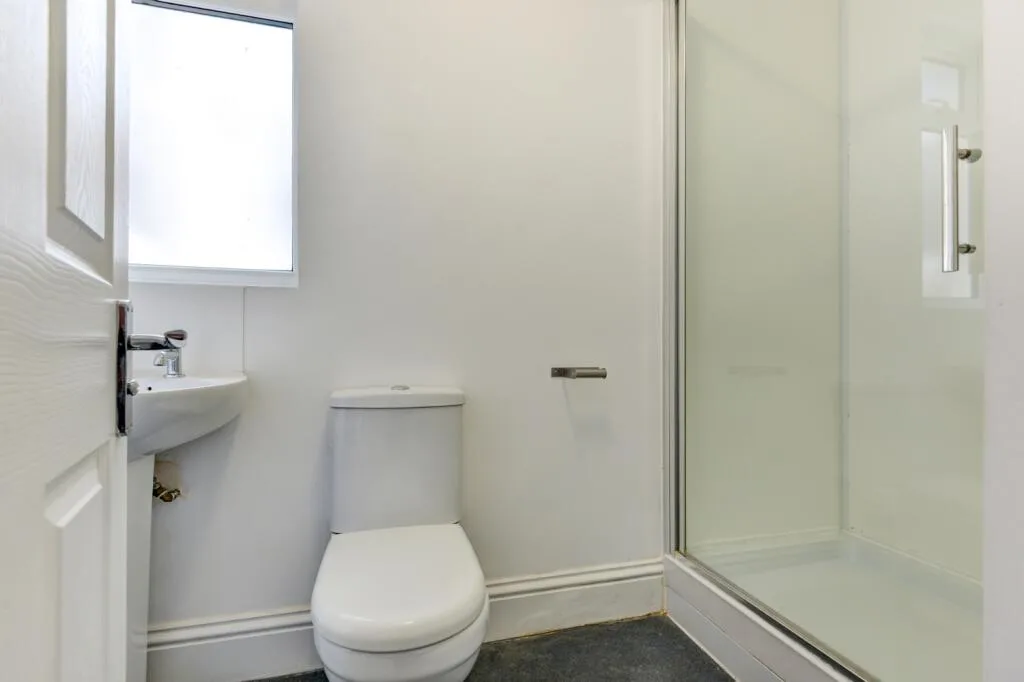8 bedroom terraced house for rent